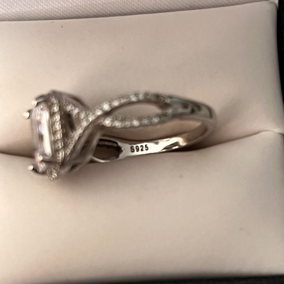 Size 8.25 sterling silver (925) and cubic zirconia cocktail ring - Picture 3 of 13